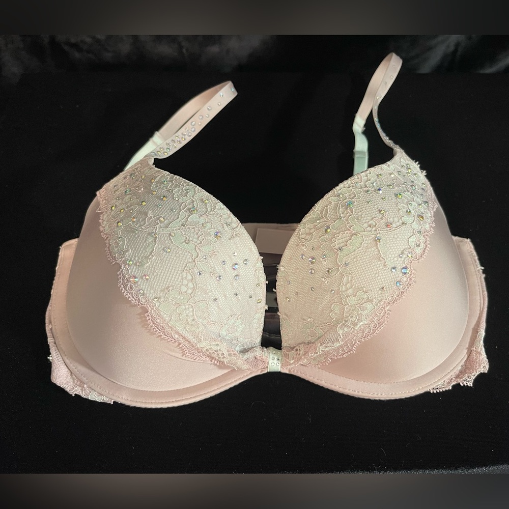 EUC!! Victoria Secret rhinestone bra.